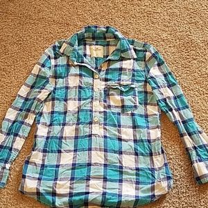 👚 HOLLISTER 👚 BLUE & WHITE PLAID BUTTON DOWN